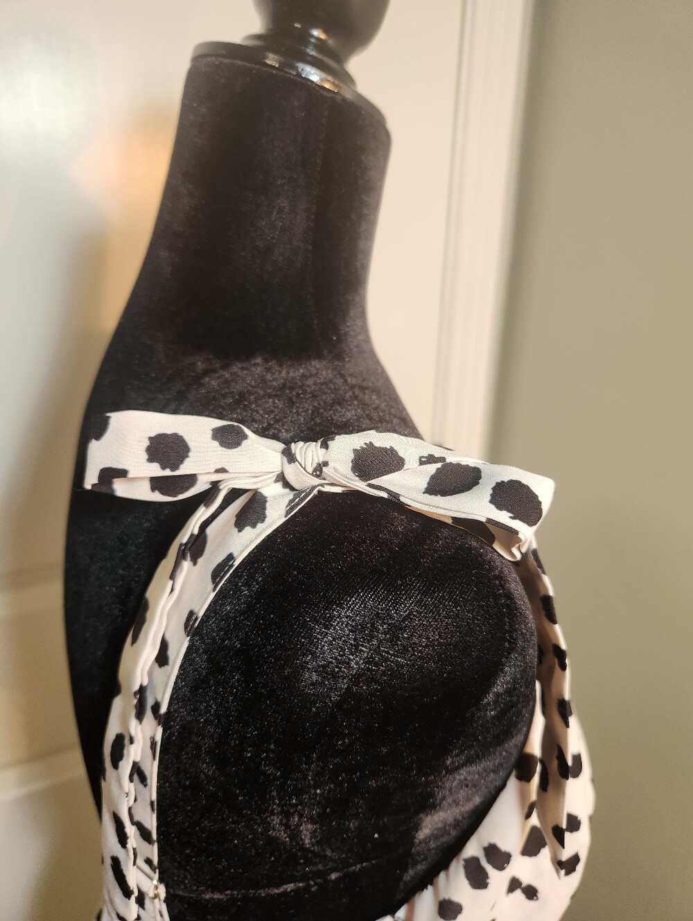 Davi & Dani White and Black Spotted Tie-Shoulder Midi Dress — Classic Summer - Picture 5 of 12